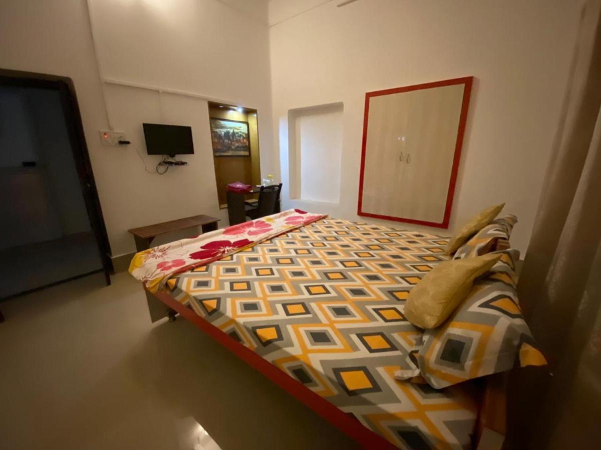 The Sunaina Hotel พาราณสี ภายนอก รูปภาพ